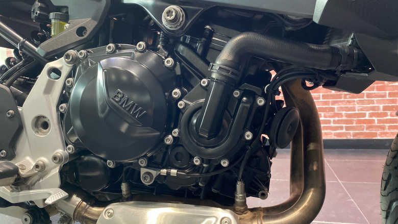 BMW F900 XR
